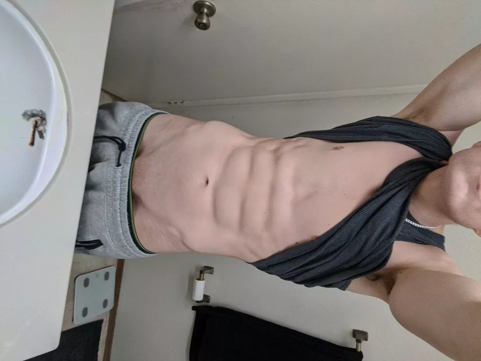 V ready for you to lick 😝