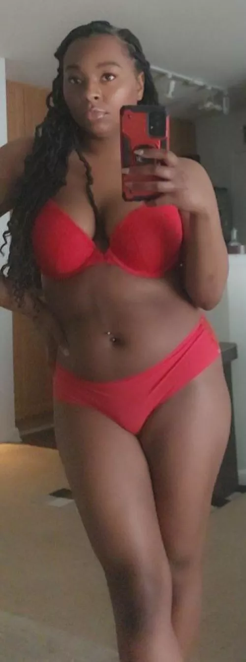 Valentines Day is coming up... I guess I'll need to be unwrapped soon ❤