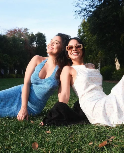 Vanessa and Stella Hudgens