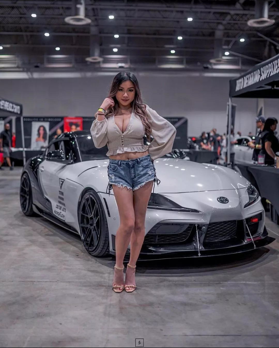 Vicki Li CarShow