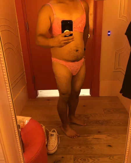 Victoria Secret dressing room⦠how do I look?