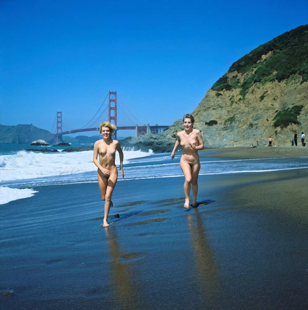 Vintage: Run on the shore of Baker Beach, San Francisco
