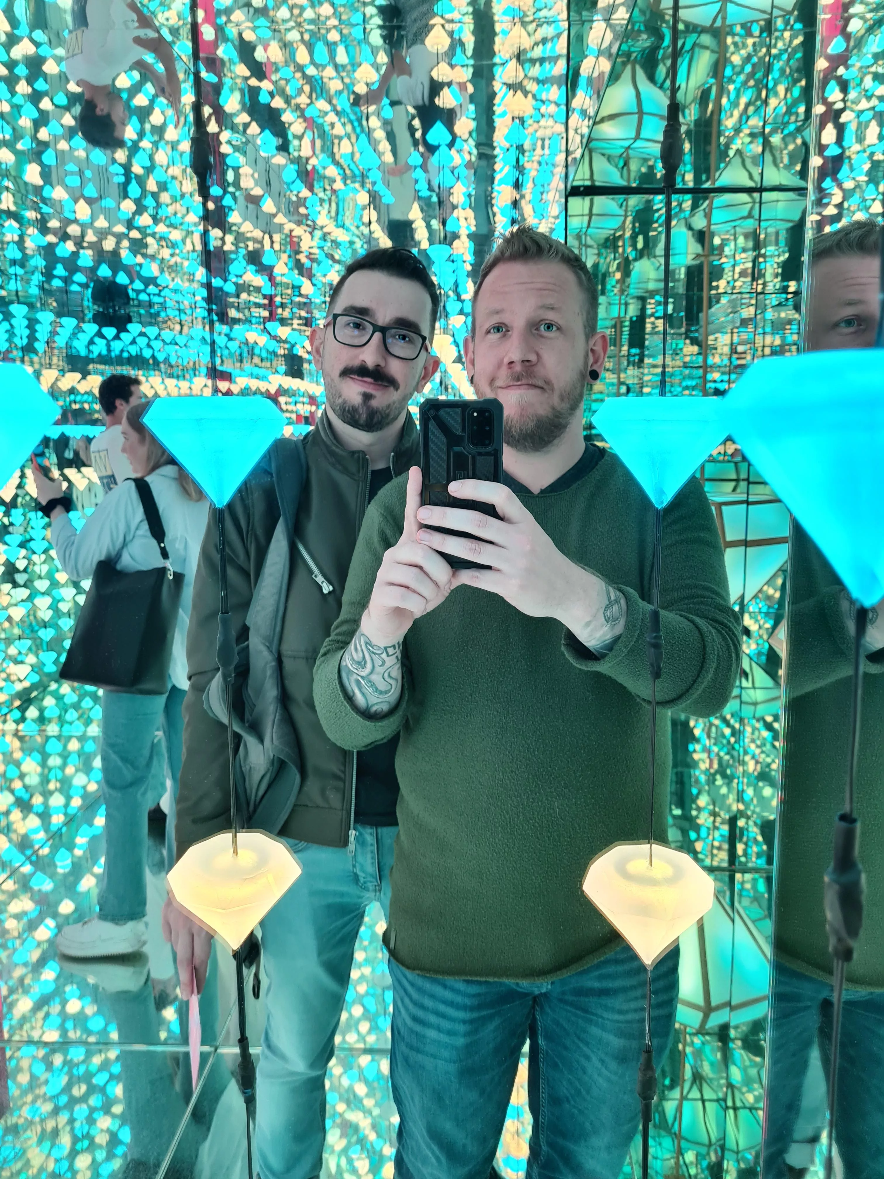 Visiting some amazing art instalations with the boyfriend 😊