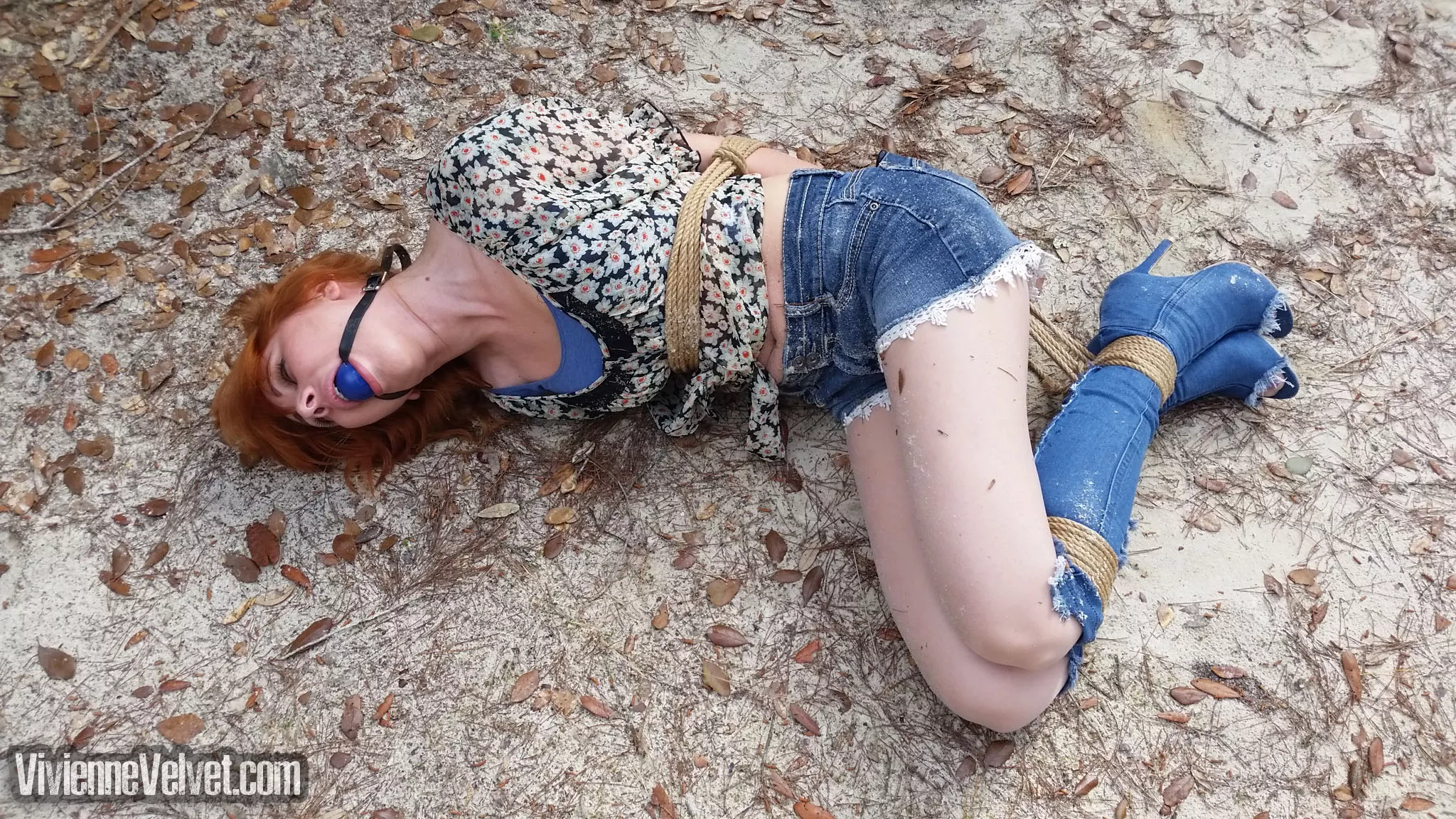 Vivienne is left abandoned in the woods... Vivienne is left abandoned in the woods...