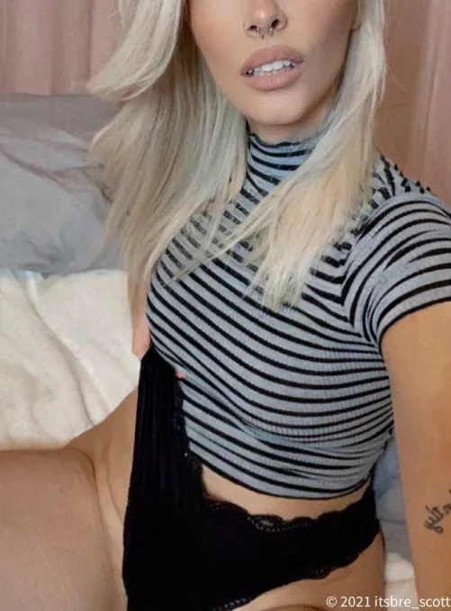 Wanna feel how soft my lips are? 💋