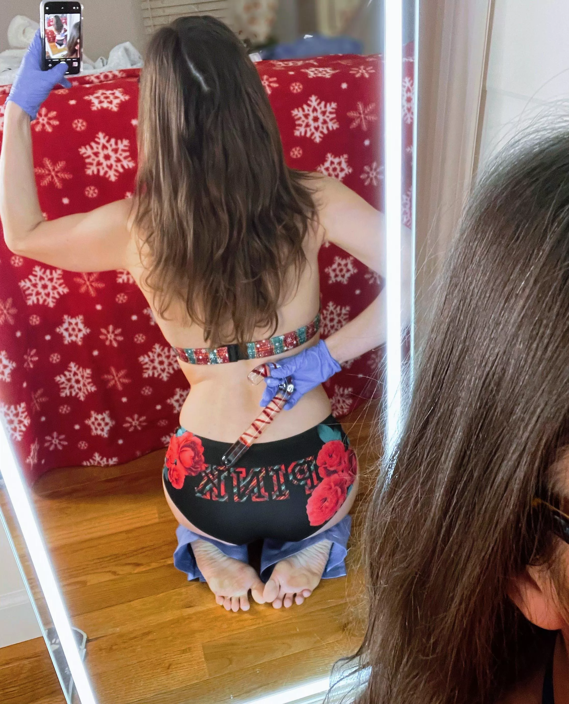 Wanna get naughty after my shift?