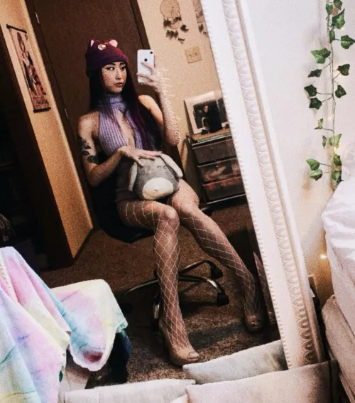 wanna hang out & watch some anime? <3