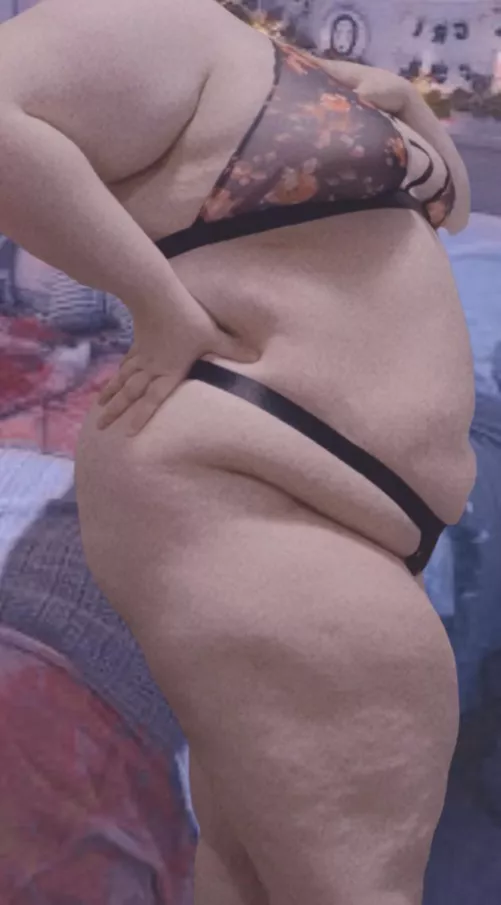 Wanna have a sleepover?💦