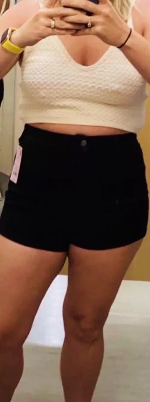 Wanna help me shop for my outfit today?