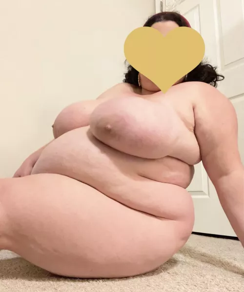 Wanna kiss these tits a midnight?