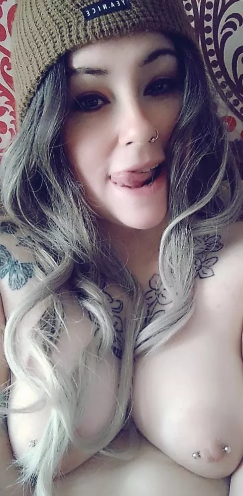 Wanna know what a milf thinks of your cock?🍆 Subscribe and get a free dick rate! 🥵NO PPV on my page‼️Limited time sale right now, with over 400 videos and thousands of pics!👅