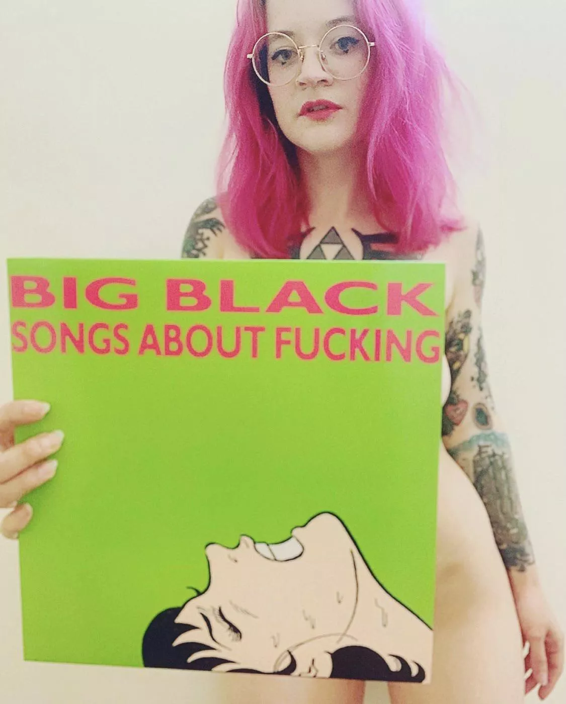 Wanna listen to some love songs with me 😘😂