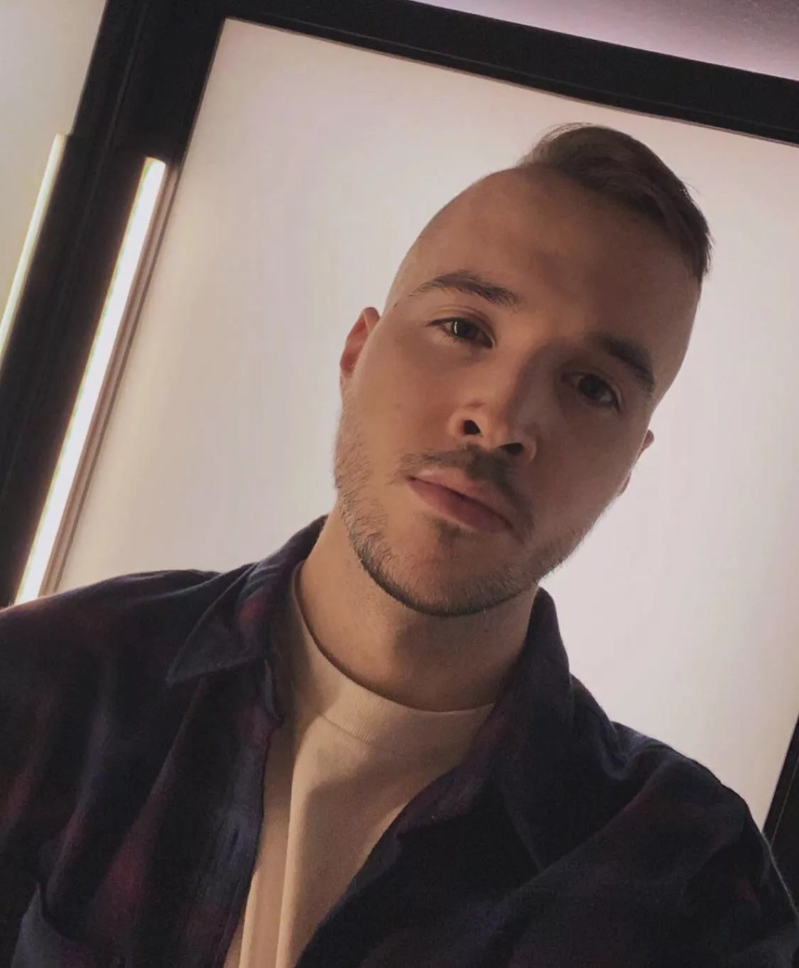 wanna play some smash, bro?