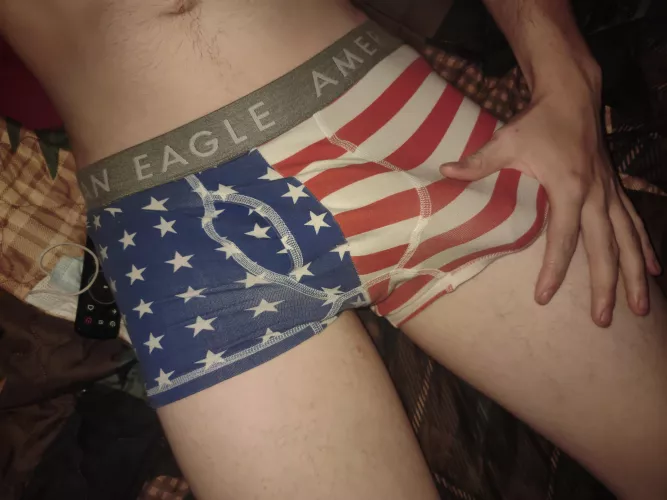 Wanna play with my flag pole?😂