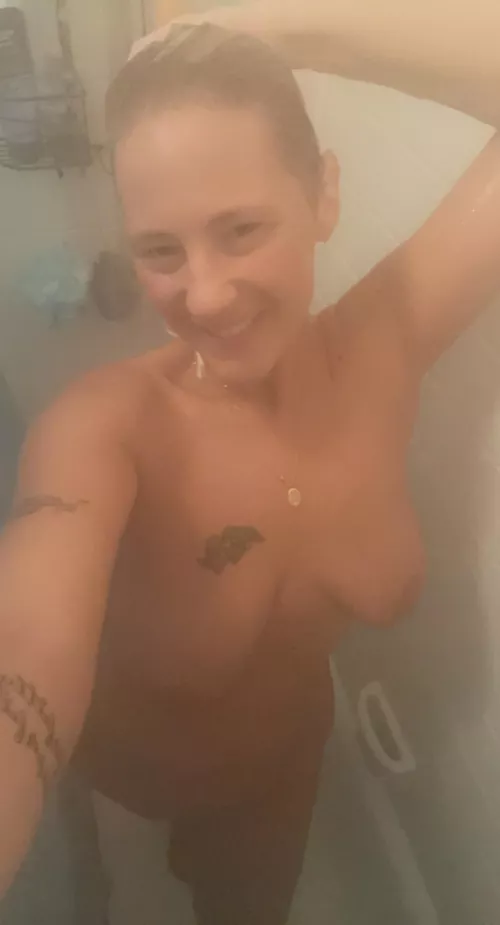 Wanna see more shower and bath pictures?? Click those links in the comments ๐ฆ