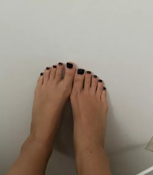 Wanna see the body behind these feet?