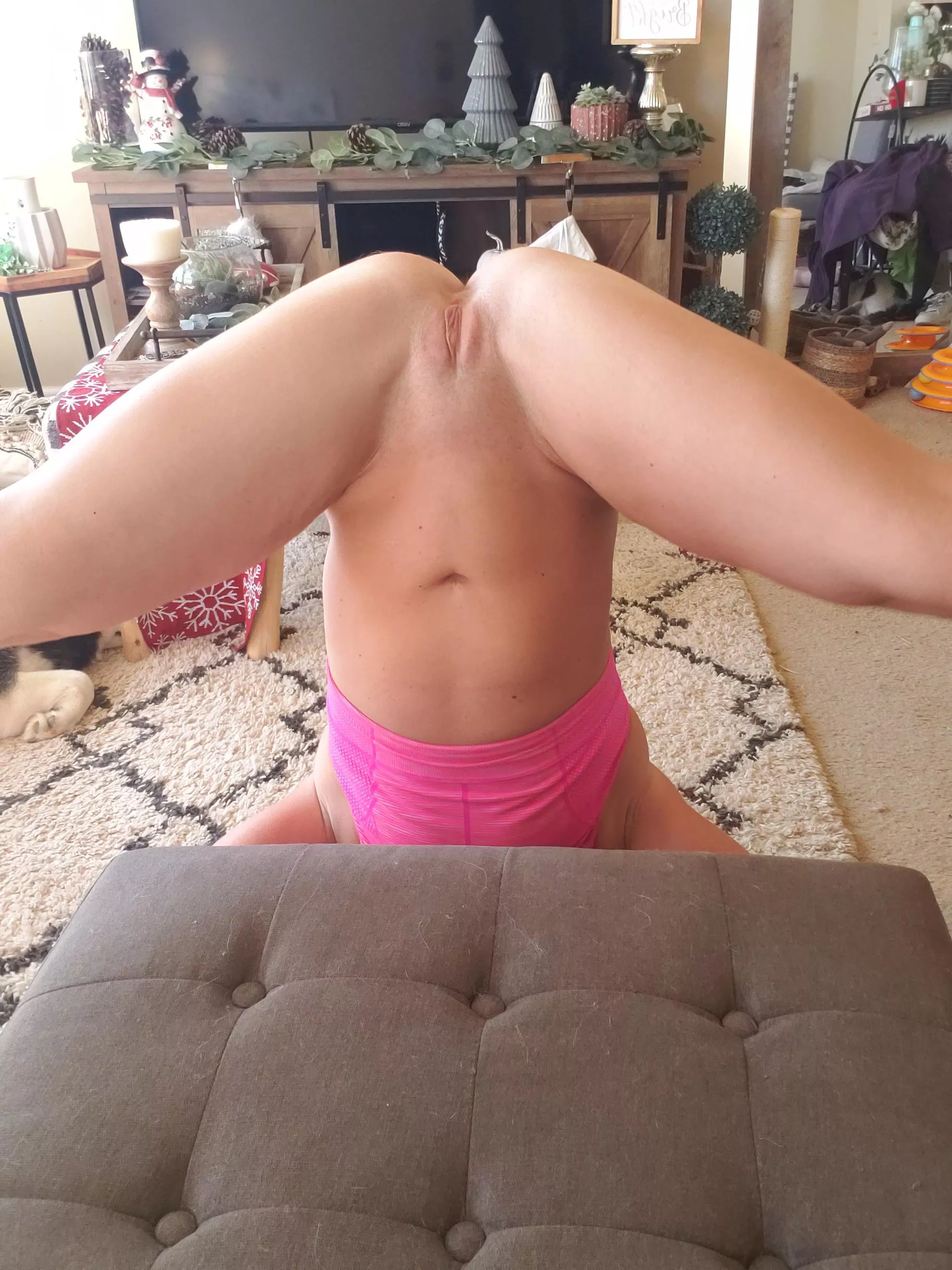 Wanna see what other positions you can bend this naughty gymnast in!?!? 😛😚