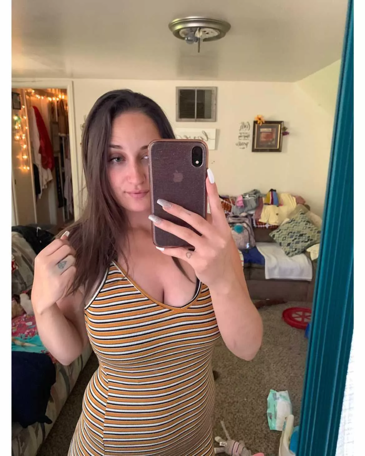 Wanna see what’s under?😍