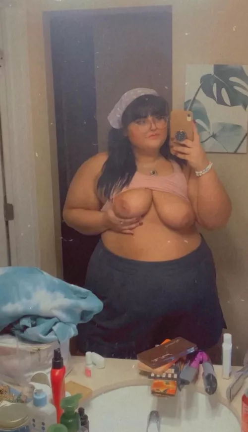 wanna stay in with me tonight? 😇