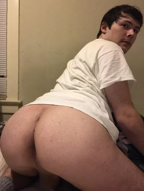 Wanna stretch my hole?