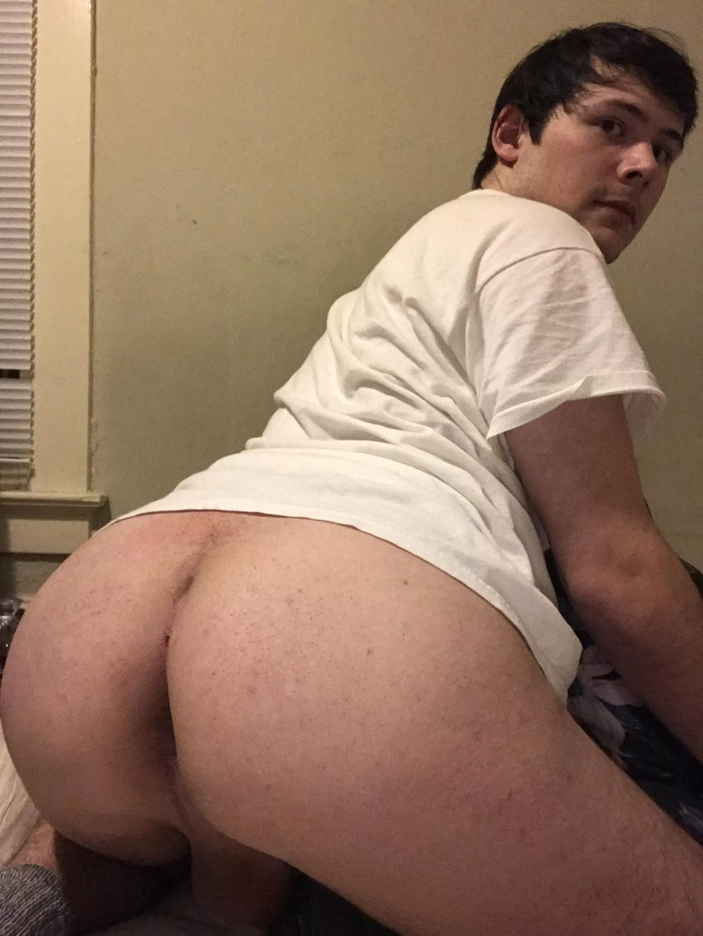 Wanna stretch my hole?