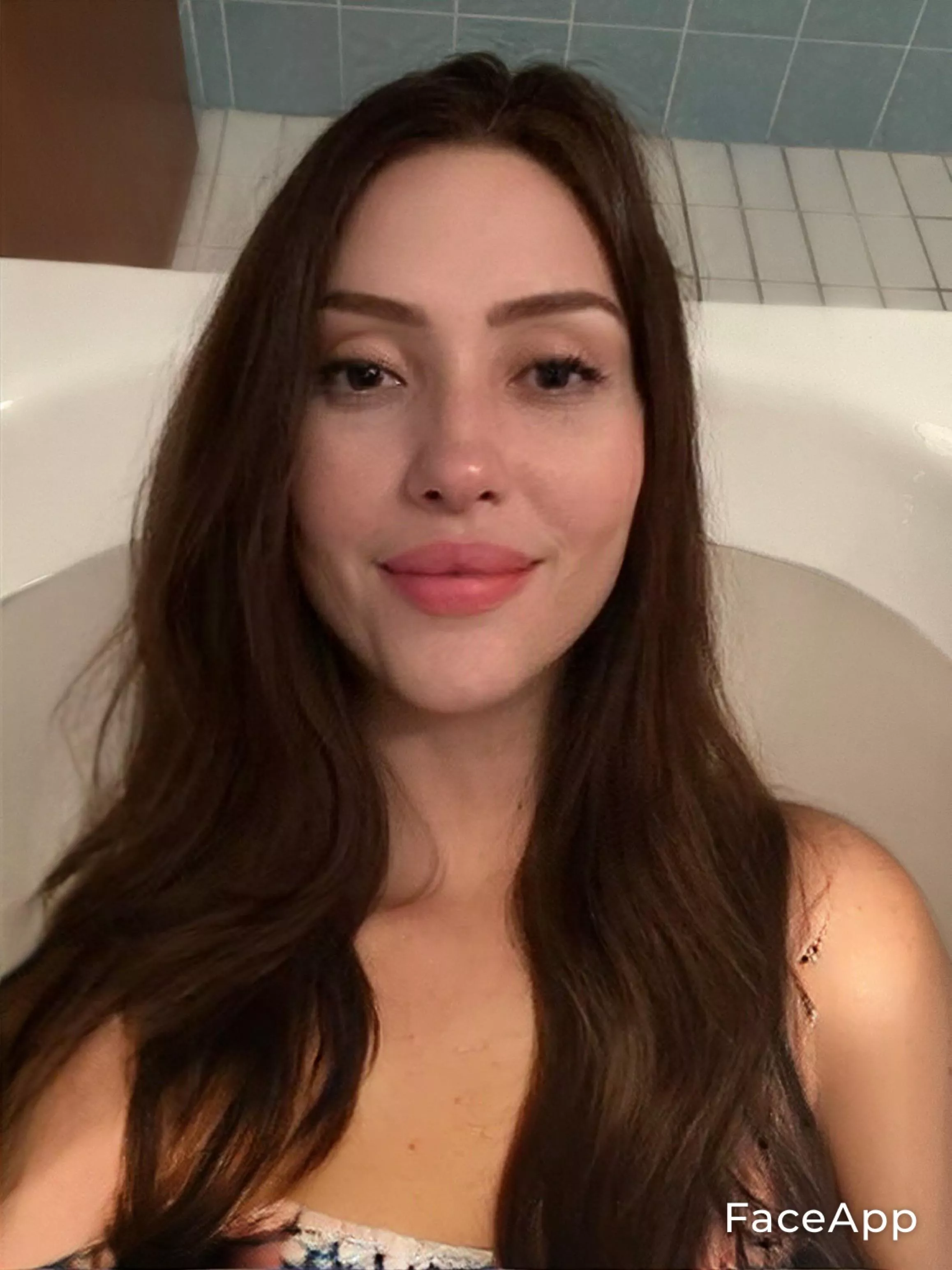 Wanna take a bath with me? 🛀🥰💕(FaceApp) Wanna take a bath with me? 🛀🥰💕(FaceApp)