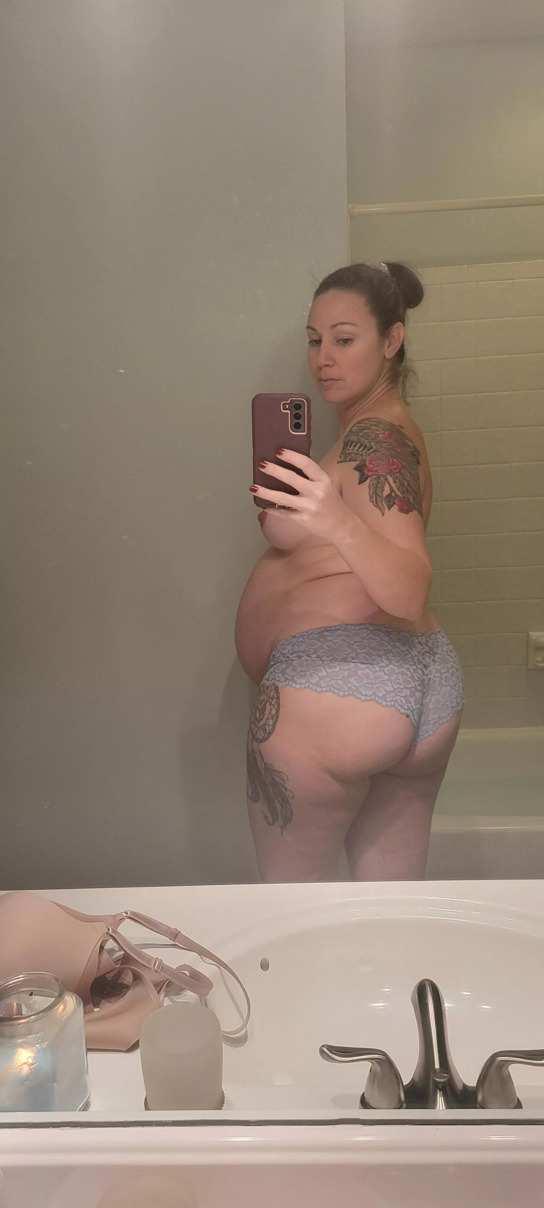 Wanna watch me get naughty in the bath?