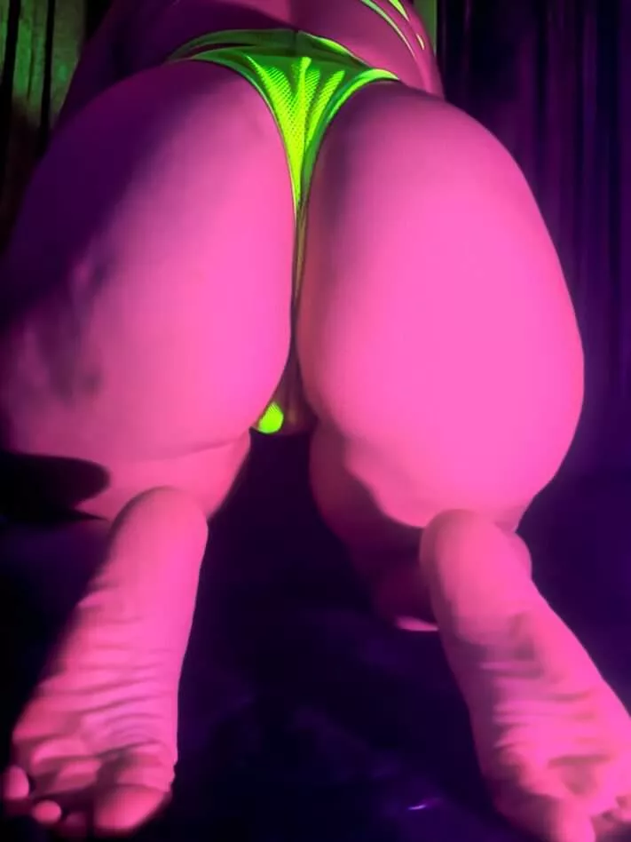 Want more of my ass and feet?😘