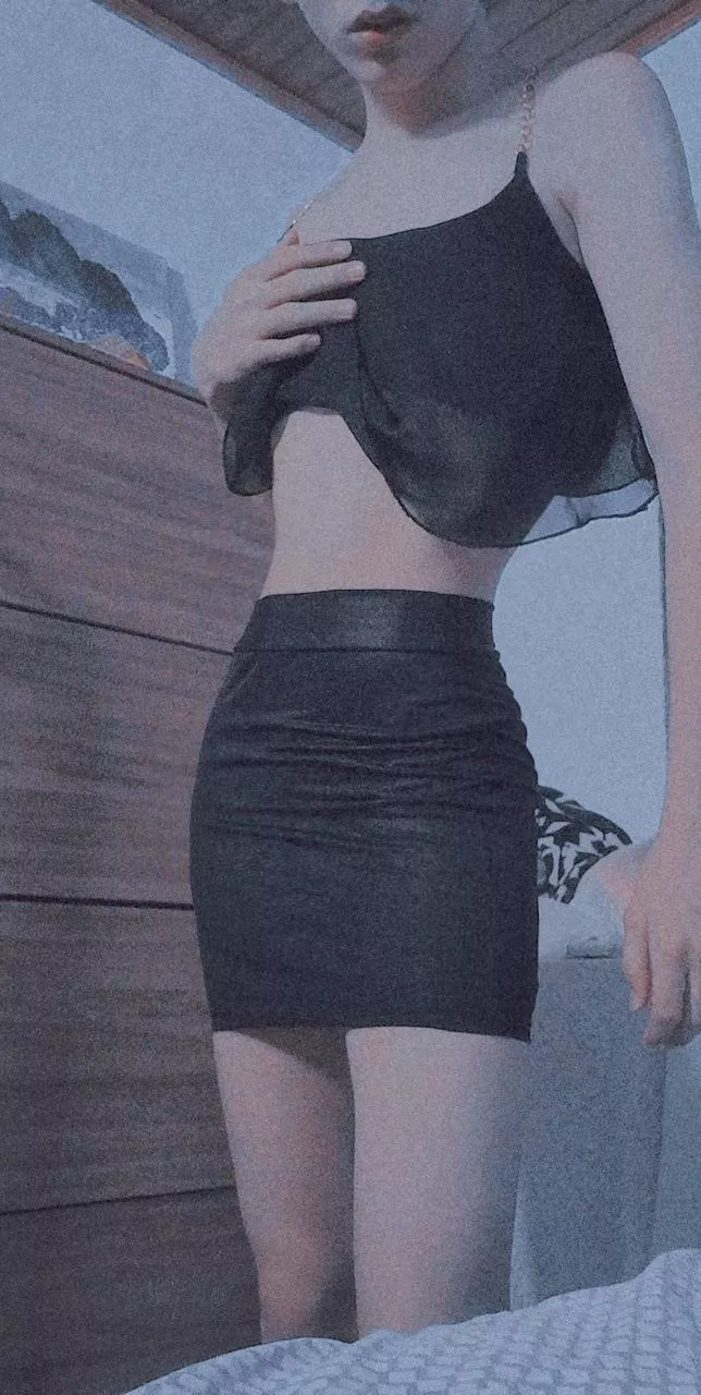 Want to be my bf? I'll give you lot of kissies 😊