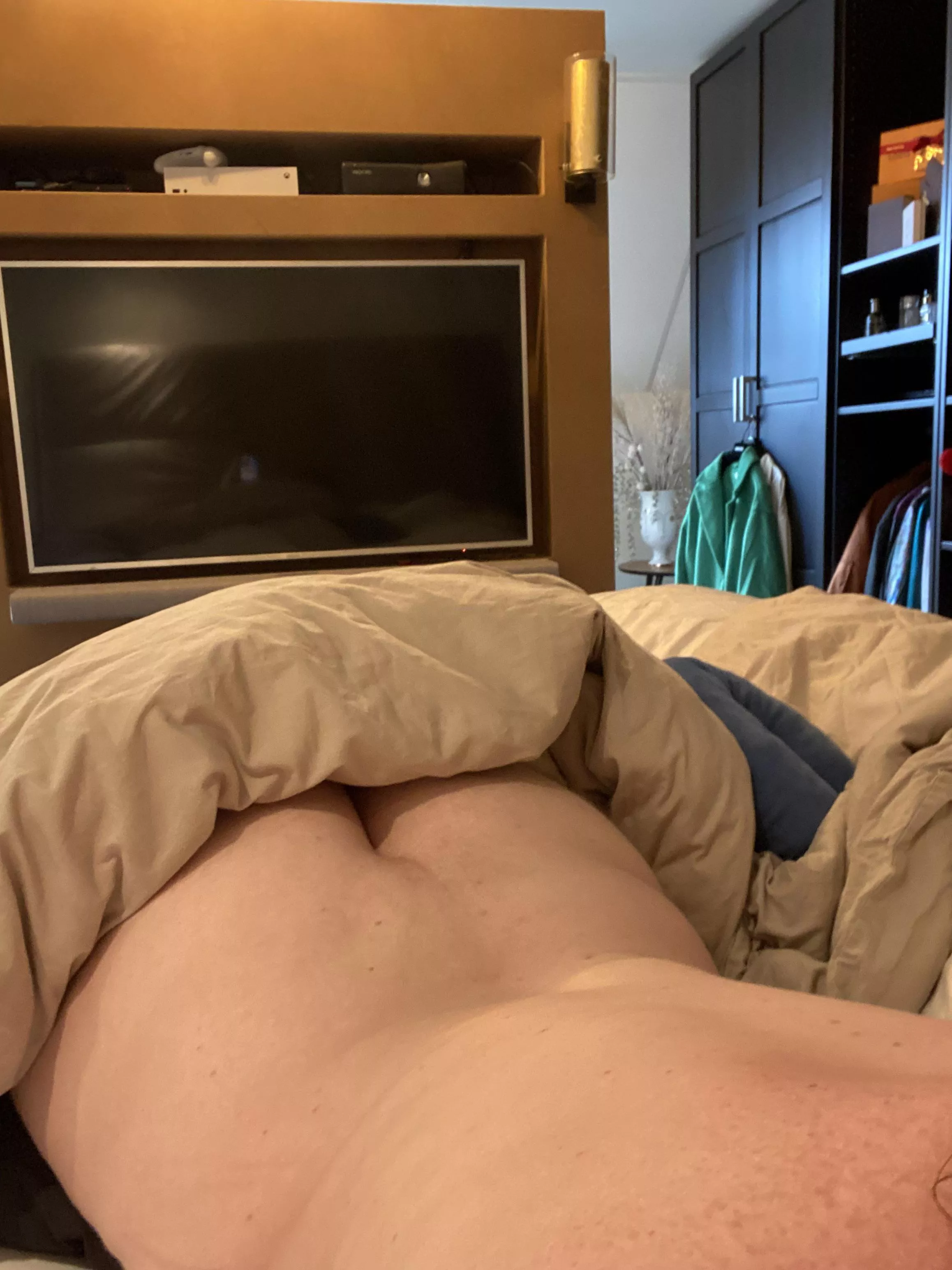 Want to play and be naughty? Hmu for kik and snap😈😏