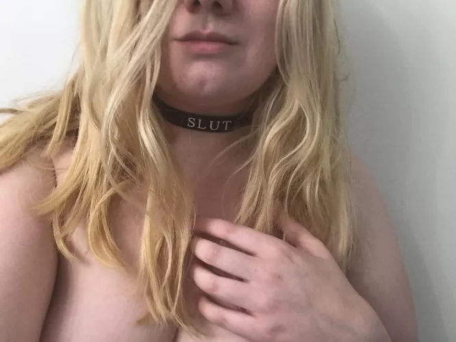 want to see how much of a slut I can be? link in comments! 😇live sexting ✨ custom pics & vids ✨ dick ratings ✨