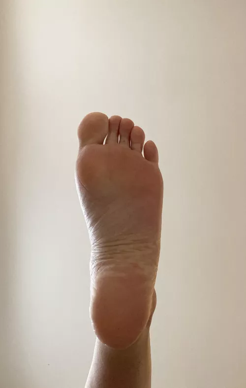 Want to see this perfect sole dirty?😉