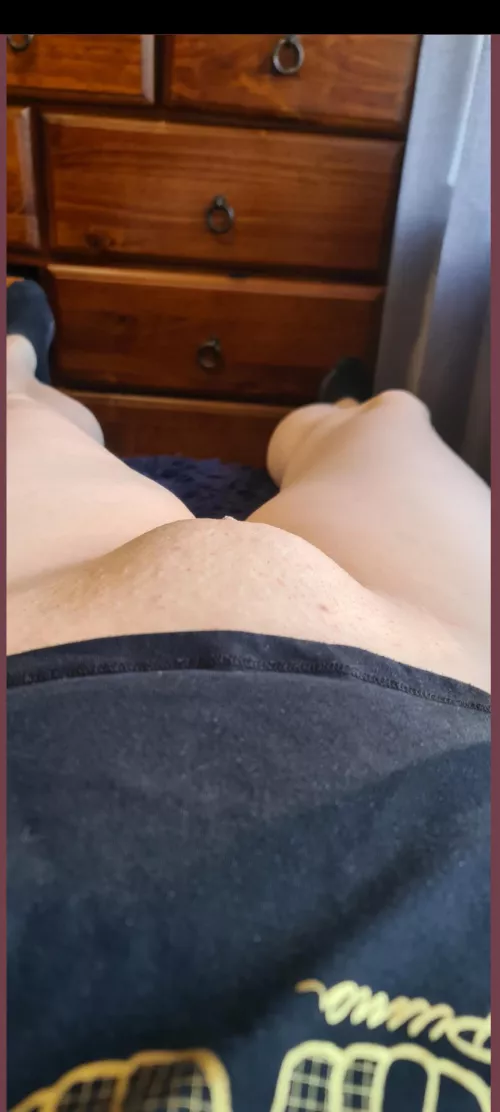 Want to tap your cock on it and watch it wiggle 🤷‍♀️