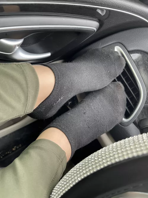 Warm up my toes for me 💋