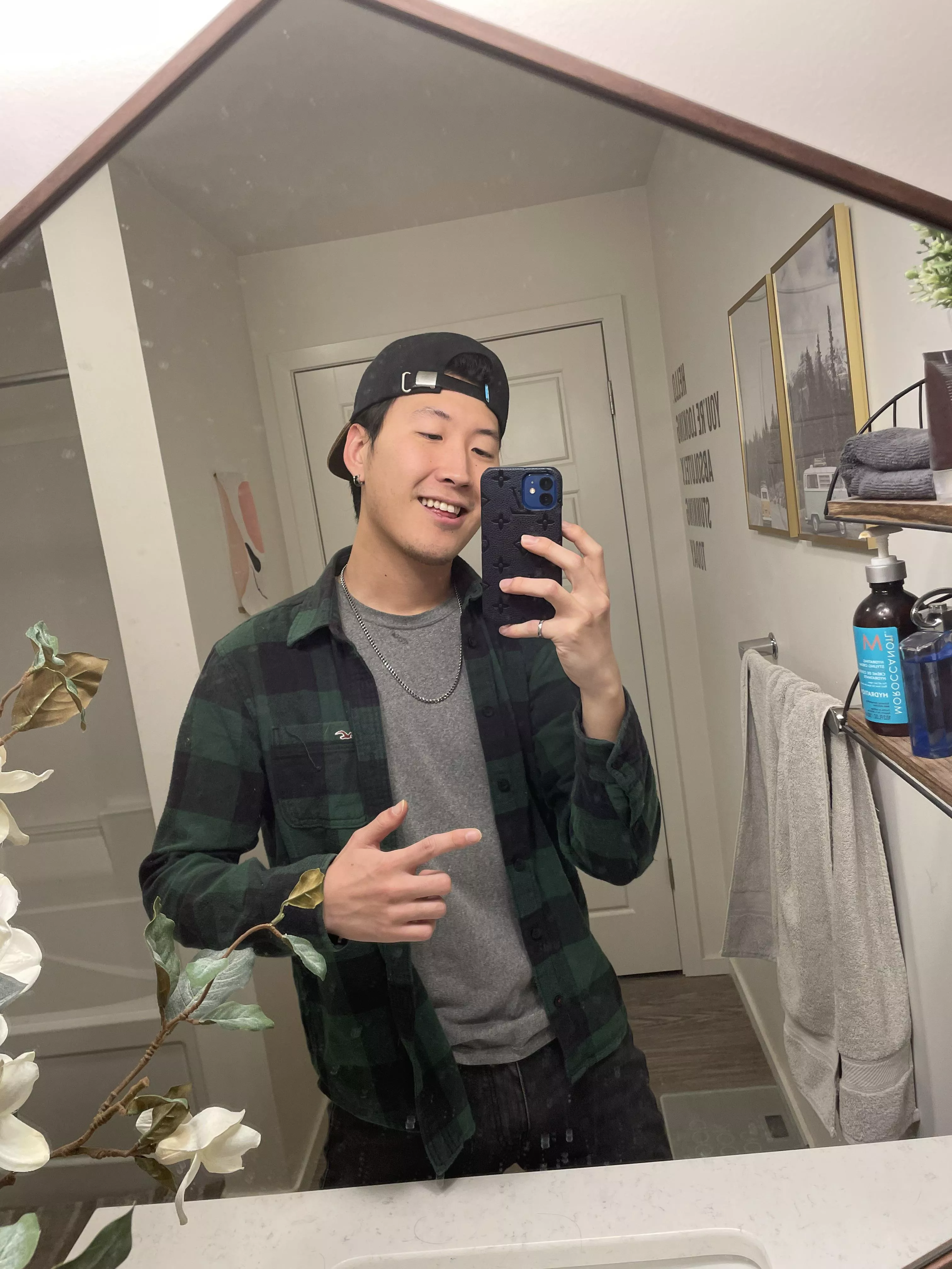 Was depressed so stayed home most of the past 3 months but got myself up to go on a cute date/drive with a guy today 🥰 Was depressed so stayed home most of the past 3 months but got myself up to go on a cute date/drive with a guy today 🥰