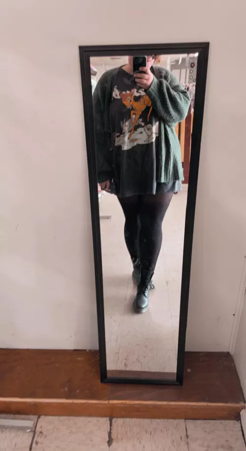 Was super out of my comfort zone with my outfit today, but I got a few compliments so I got a little more confident 🥺