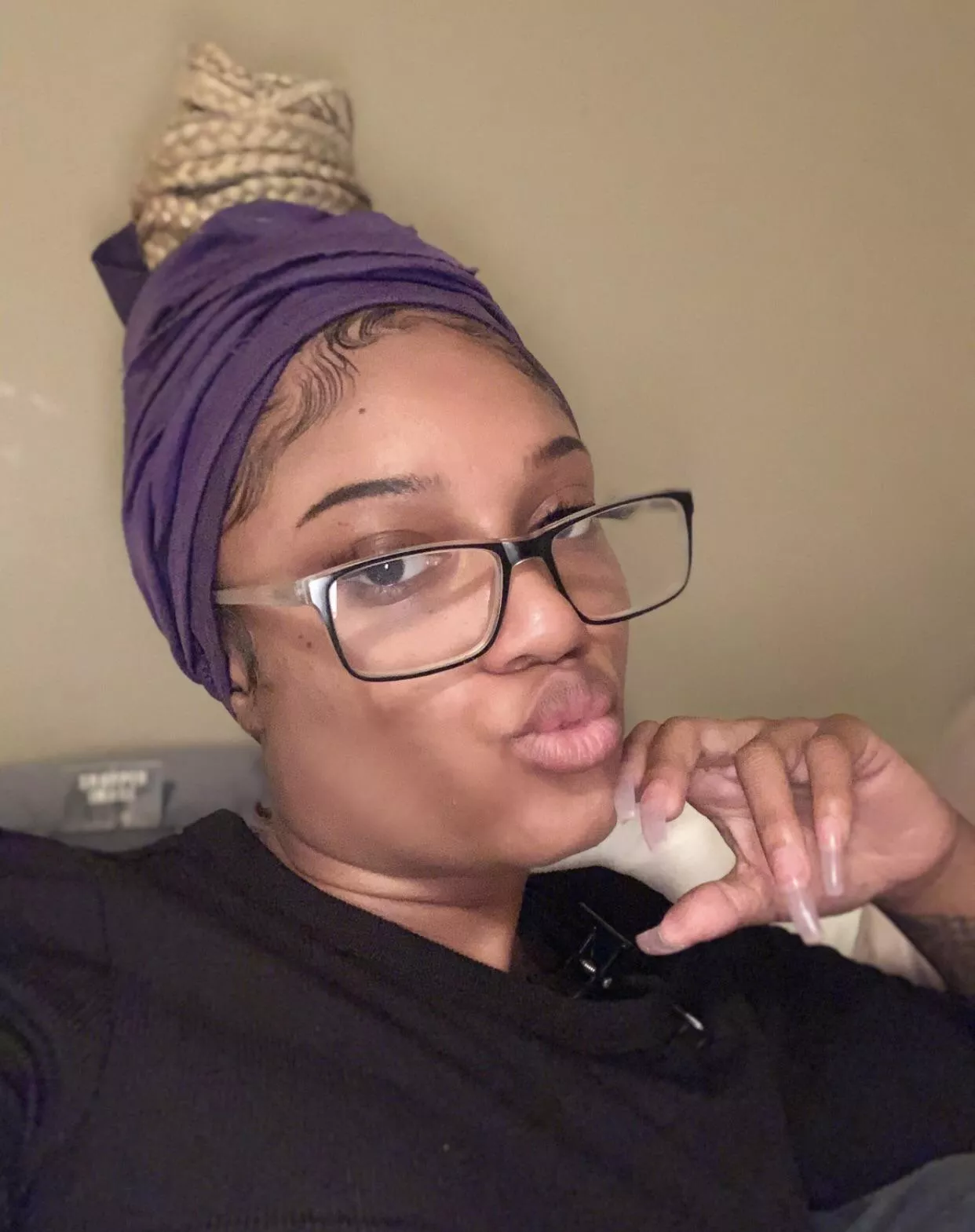 was told I still look like a ratchet degenerate n****** even with glasses on 😩 I thought you couldn’t tell I’m a limitless n***** mom with these on 😅 KIK// FineAssSub