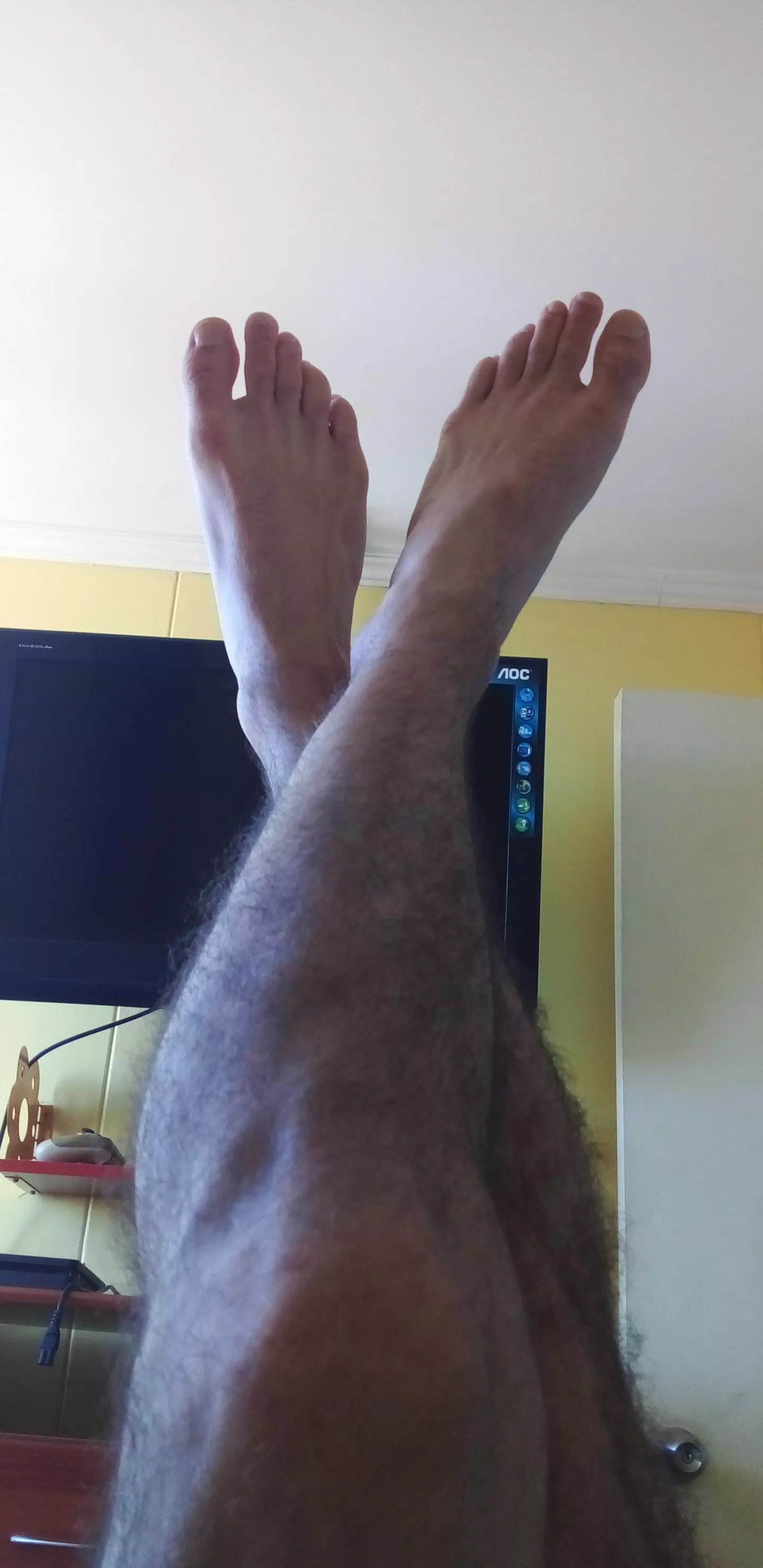 Was told once that they liked my feet because they looked decent, and it was such a weird (but nice?) compliment xd. What do you guys think? Was told once that they liked my feet because they looked decent, and it was such a weird (but nice?) compliment xd. What do you guys think?