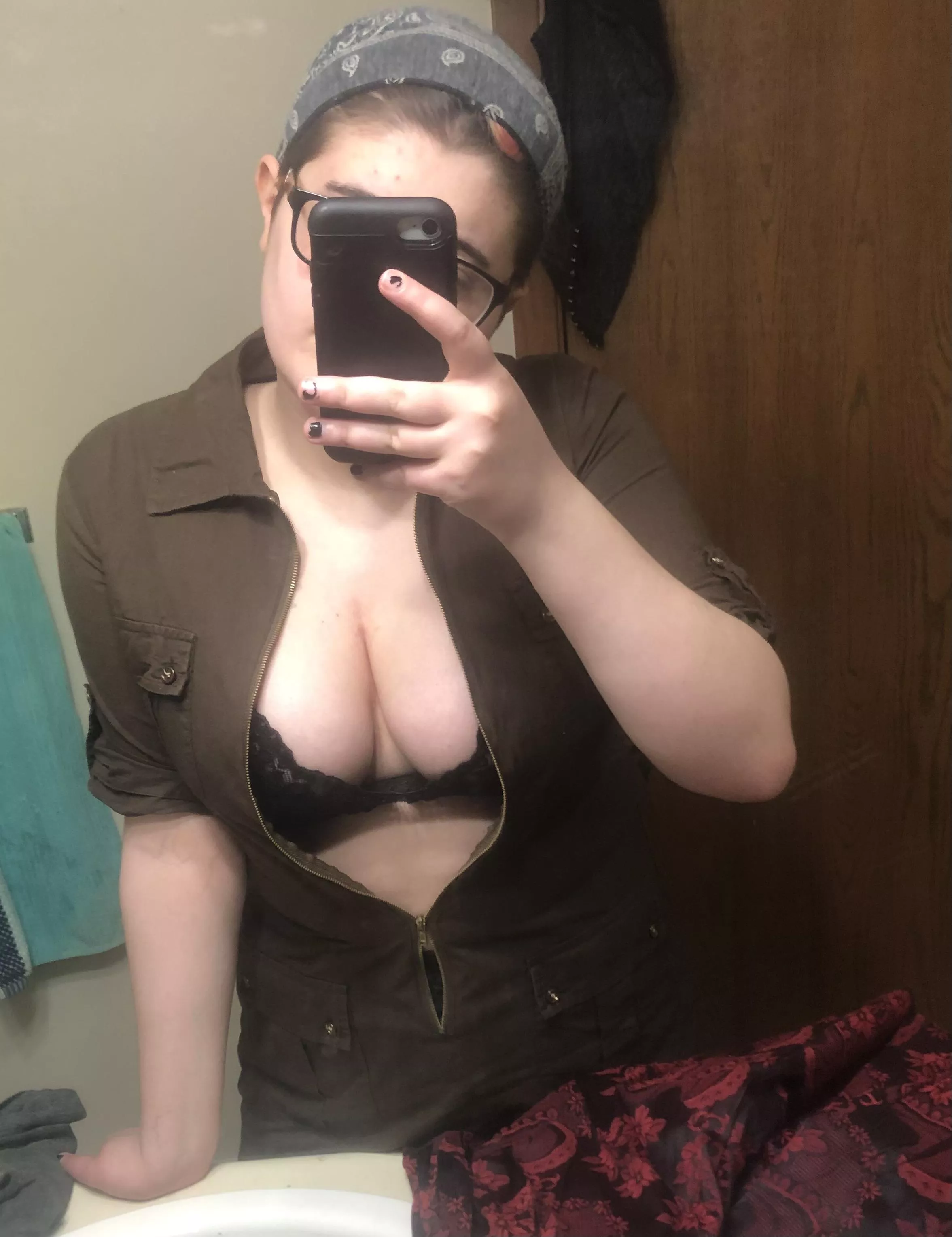 was trying on some new clothes during a study break 🥰