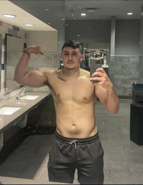 Wasn’t even chest day ;) (m)