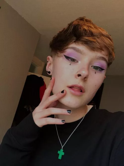 Wassssuuuupppppppppp boiiiisssss🥰 sorry that was cringe lmao