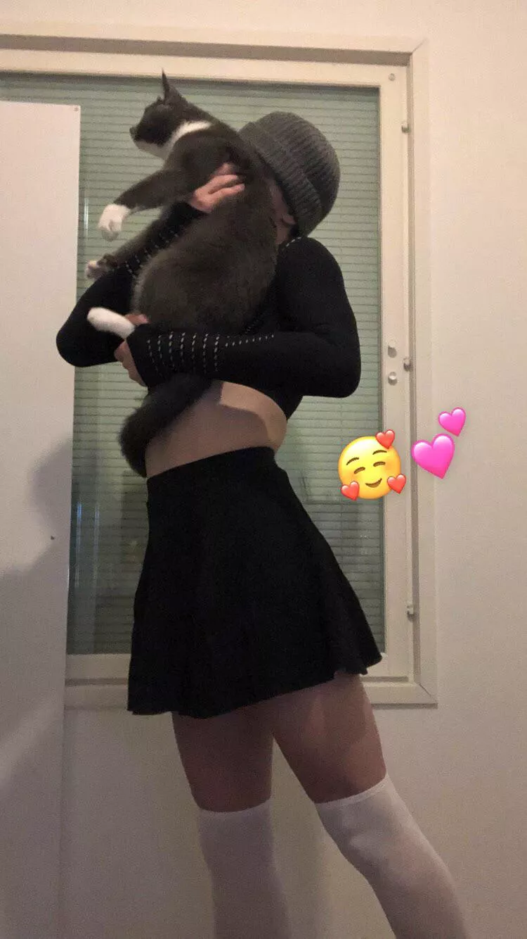 We both love snuggles 🥰🥺