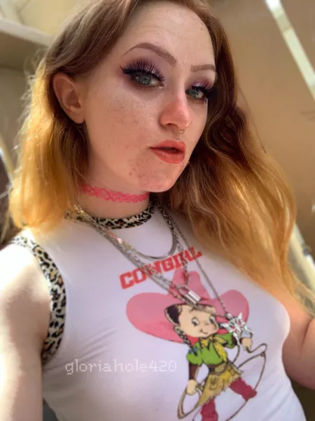 wearing fake eyelashes for the first time in foreverrrr 🤠