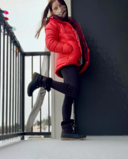 Wearing my fleece leggings for this very cold day! (Texan, not used to this 🥶)