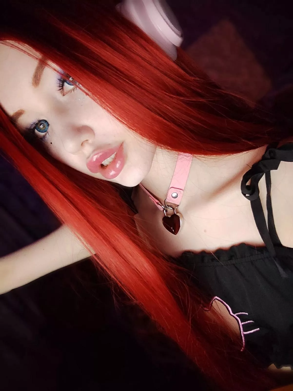 Welcome to my page, link in comments, free message, upvote+subscribe=exclusive photo