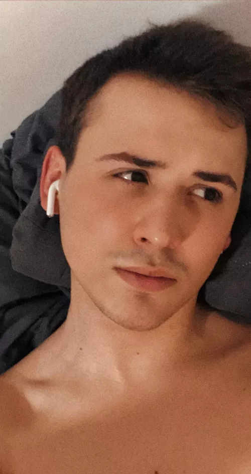 Well anyone up to talk Iโm bored x