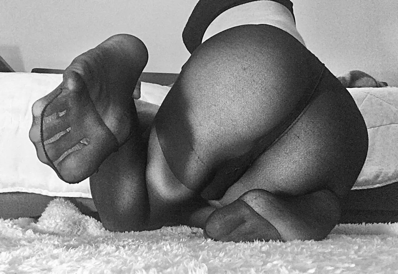 Well, I guess that feet are my thing 👣 💋