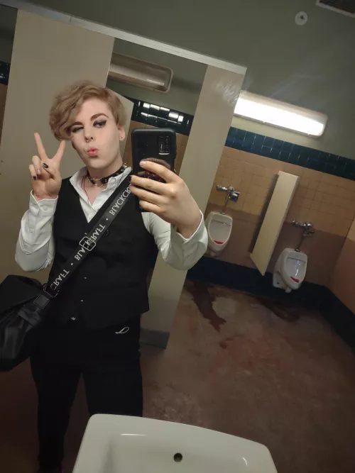 Went to a wedding all fem'd up! Good ending: They loved me. ☺️