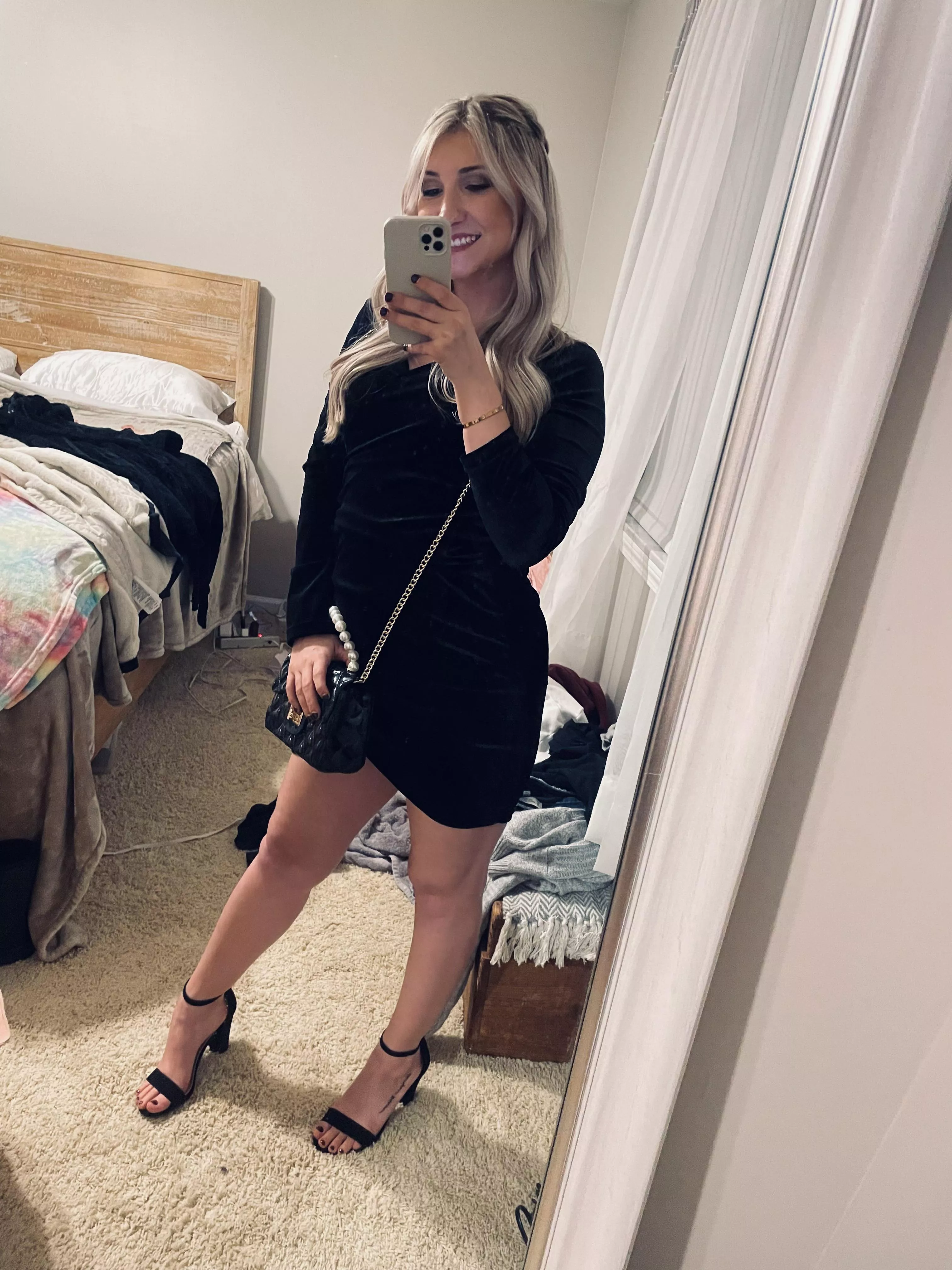 Went to a wedding on New Year’s Eve. Do you like my heels? 🥰👠