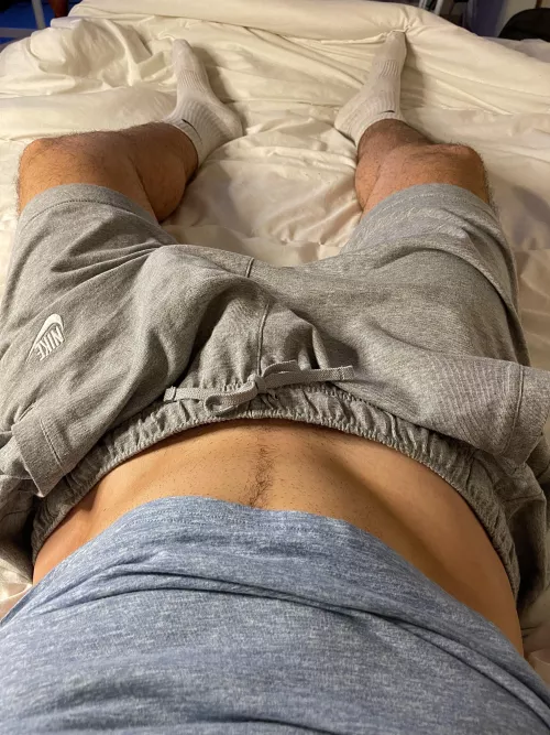 We’re chilling in bed and you see this… Wyd? 👀